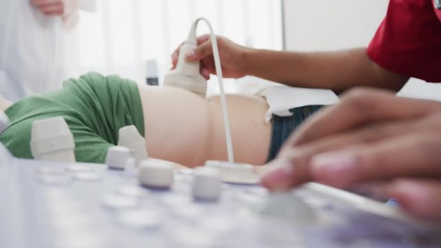 Using ultrasound scanner for abdominal examination