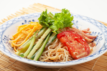 胡麻だれの冷やし中華