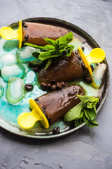 Coffee lollypops with mint