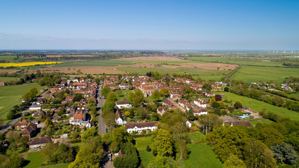 Fototapeta na wymiar Vue aérienne du village de Winchelsea, dans le Sussex, Angleterre