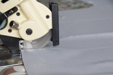 machine cutter cutting cloth