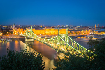 Fototapeta na wymiar Budapest - Liberty Bridge at Dusk