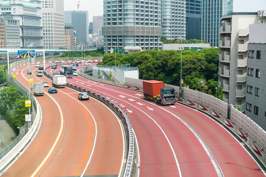 トラック・高速道路