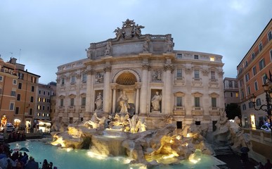 Fototapeta na wymiar Trevi Fountain; ancient rome; town square; plaza; fountain