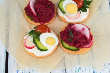 vegetable snacks on crackers