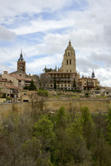 Fototapeta na wymiar View of Alcazar de Segovia castle in a cloudy day