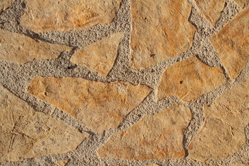 Weg mit Bruchsteinen