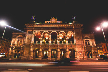 Fototapeta premium Night view of Vienna State Opera building facade exterior, Austria