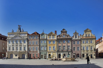 Naklejka premium Row of colorful old houses in the historical town square