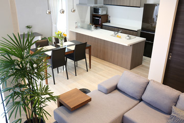 新築の家のリビングダイニング