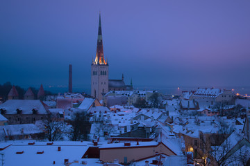 Obraz premium A view of the church of St. Olaf in the gloomy March morning. Tallinn, Estonia