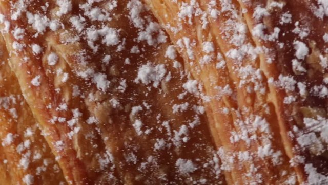 Cornetto con crema pasticcera