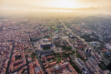 Naklejka premium Widok na stadion miejski w Barcelonie o zachodzie słońca, Hiszpania