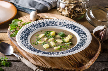 Potato mushrooms garlic soup