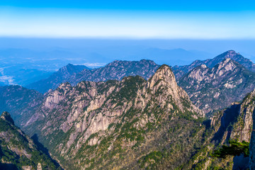 The beautiful natural scenery of Mount Huangshan
