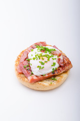 Egg benedict delish food, crispy bacon