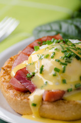 Egg benedict delish food, crispy bacon