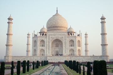 Fototapeta na wymiar beautiful view of the Taj Mahal in Agra, India . concept of culture, tourism and religion