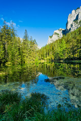 Fototapeta premium Grüner See in Österreich