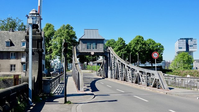 Alte Drehbr&uuml;cke am Deutzer Hafen