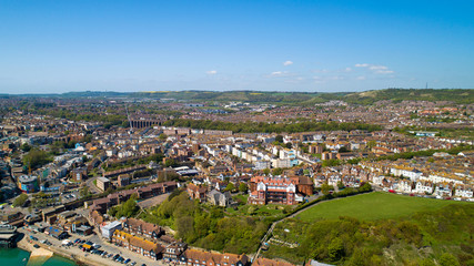 Vue aérienne du centre-ville de Folkestone, en Angleterre