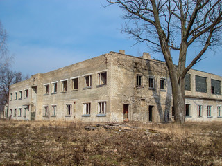 Abandoned house or objekts in ruines.