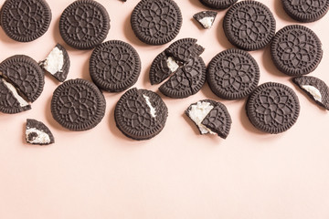 Oreo (chocolate and cream) cookies