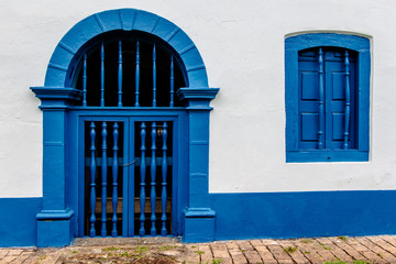 Portas e janelas antigas