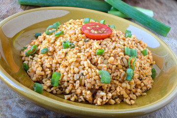 Bulgur mit Frühlingszwiebeln