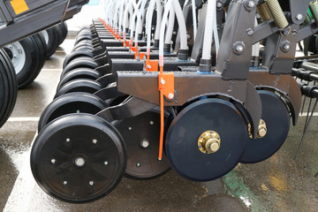 Plakat Precision inline seeder. Equipment for the application of fertilizers.