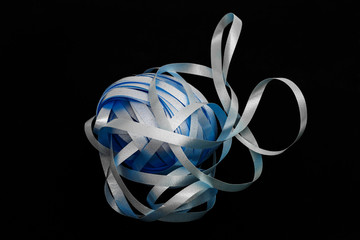 Blaues Geschenkband