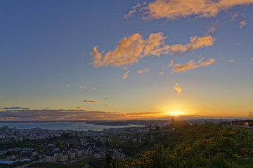 Obraz premium Sunset in the city of Puerto Montt, southern Chile