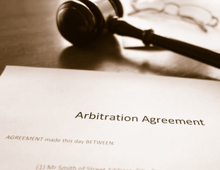 Arbitration agreement and gavel - obrazy, fototapety, plakaty