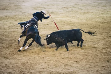 Crédence de cuisine en verre imprimé Tauromachie Corrida. Matador et combats de chevaux dans une corrida espagnole typique