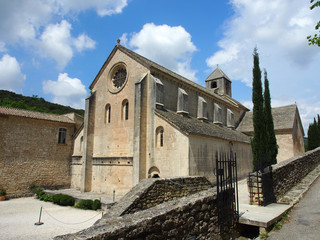 Fototapeta na wymiar Provence, Gordes: Abtei Notre-Dame de Sénanque