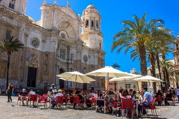 Cadiz Cathedral. A sunny day in Cadiz. Andalusia, Spain. Picture taken – 6 may 2018. - obrazy, fototapety, plakaty