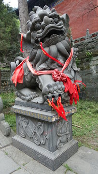 lion statue at wudang shan
