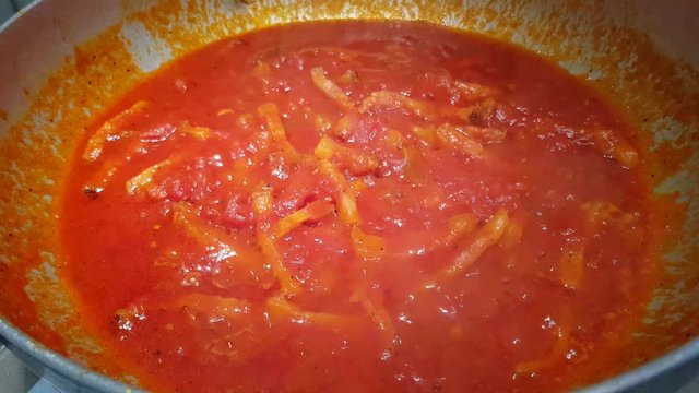 4k Cooking Tomato Sauce for the Italian Pasta all'Amatriciana
