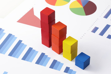 Fototapeta premium グラフ ビジネスイメージ Block graph business concept