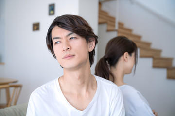 険悪なカップル