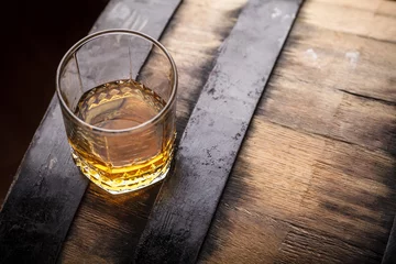 Photo sur Plexiglas Alcool Whiskey on a barrel