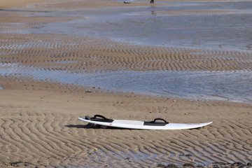 Planche de surf kitesurf sur la plage