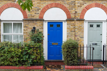 Fototapeta na wymiar Typical British house facade in London city center, England, UK