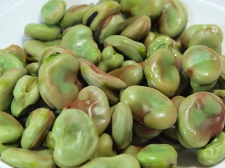 茹でたソラマメ