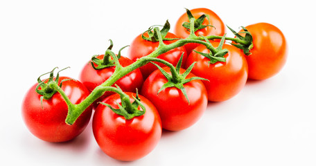 Tomaten auf weissem hintergrund 