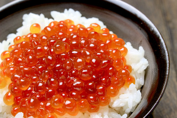 イクラ丼
