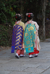 Fototapeta na wymiar MAIKO girls(KIMONO ladies) in KYOTO / 京都の舞妓さん(芸妓さん) ＠京都 祇園