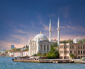 Fototapeta na wymiar Ortakoy Mosque - Grand Imperial Mosque of Sultan Abdulmecidthe in Istanbul, Turkey