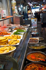 韓国の市場で売られている総菜