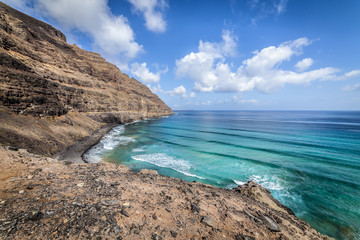 Ocean Turquoise sur la Plage d'Orzola à Lanzarote - Turquoise Ocean on the Orzola Beach in Lanzarote